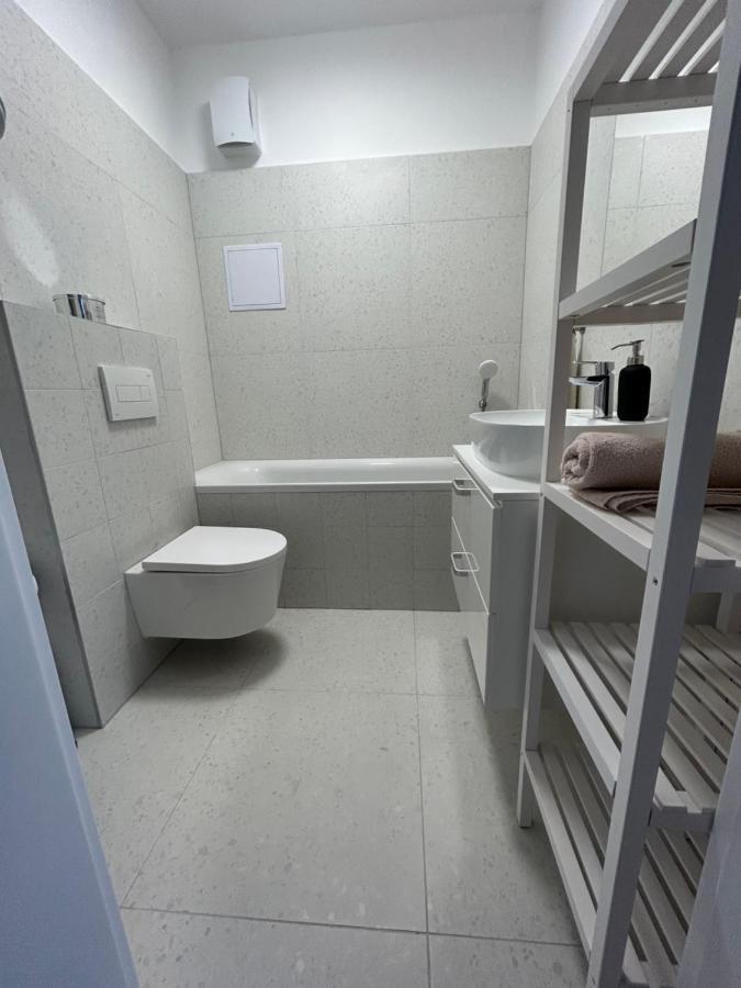 Cozy 1-Bedroom Condo Miloslavov Экстерьер фото